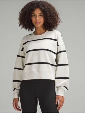 Lululemon Perfectly Oversized Cropped Crew *Stripe
Boundless Stripe Bone Black